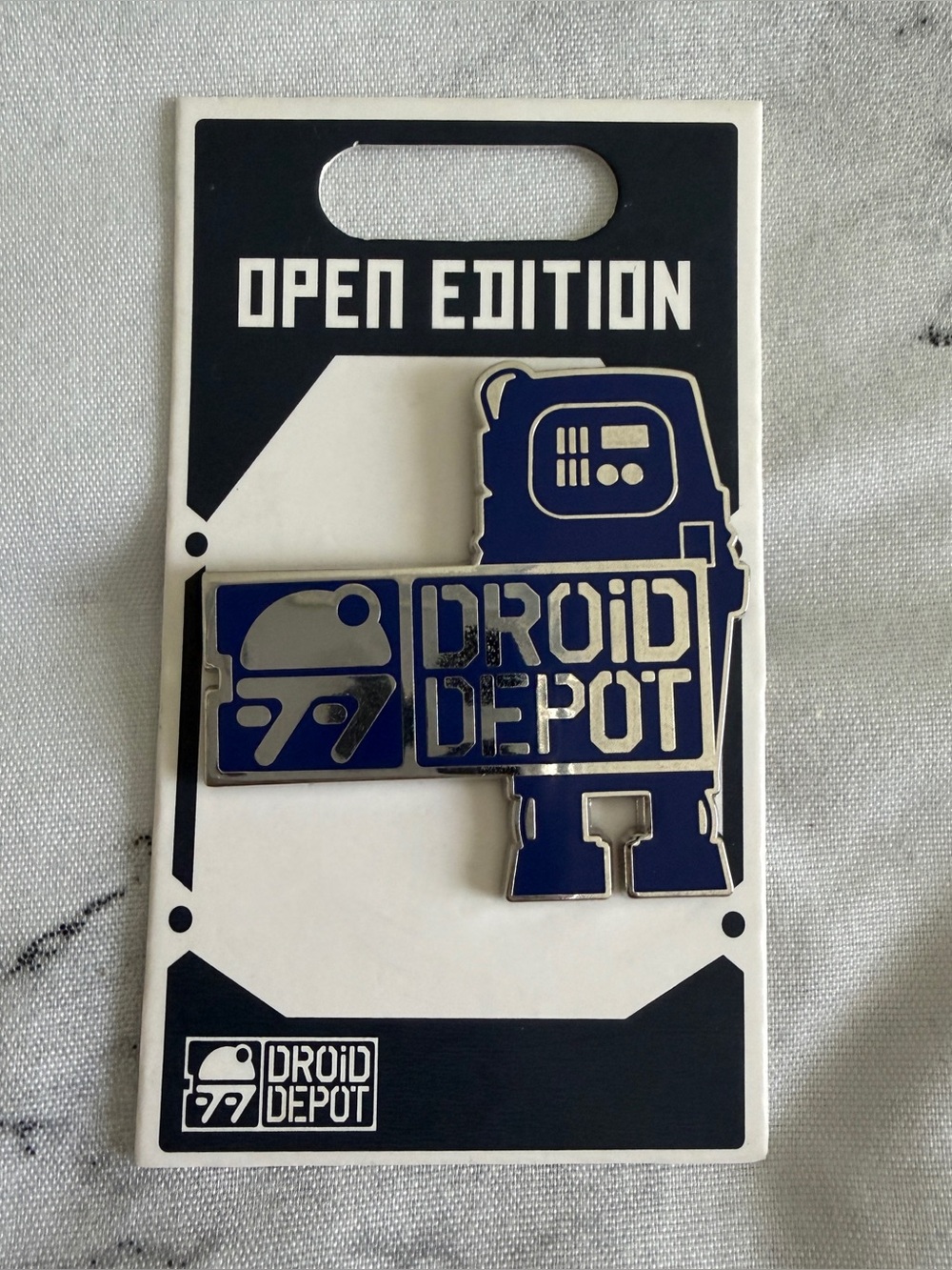 Disney | NWT Star Wars Droid Pin